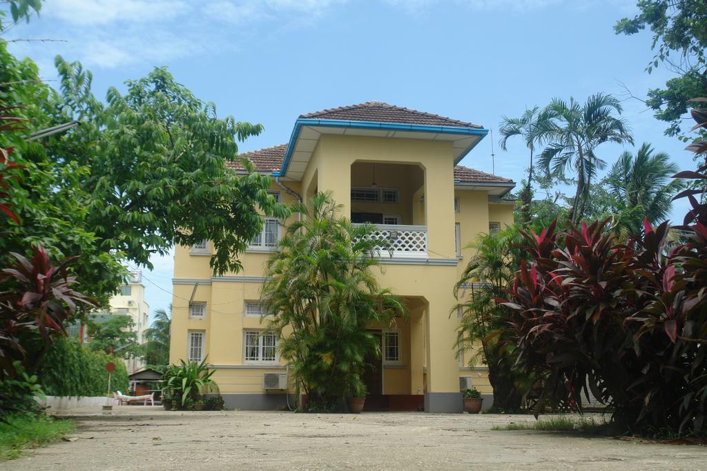 Golden Guest Inn Rangoon Buitenkant foto