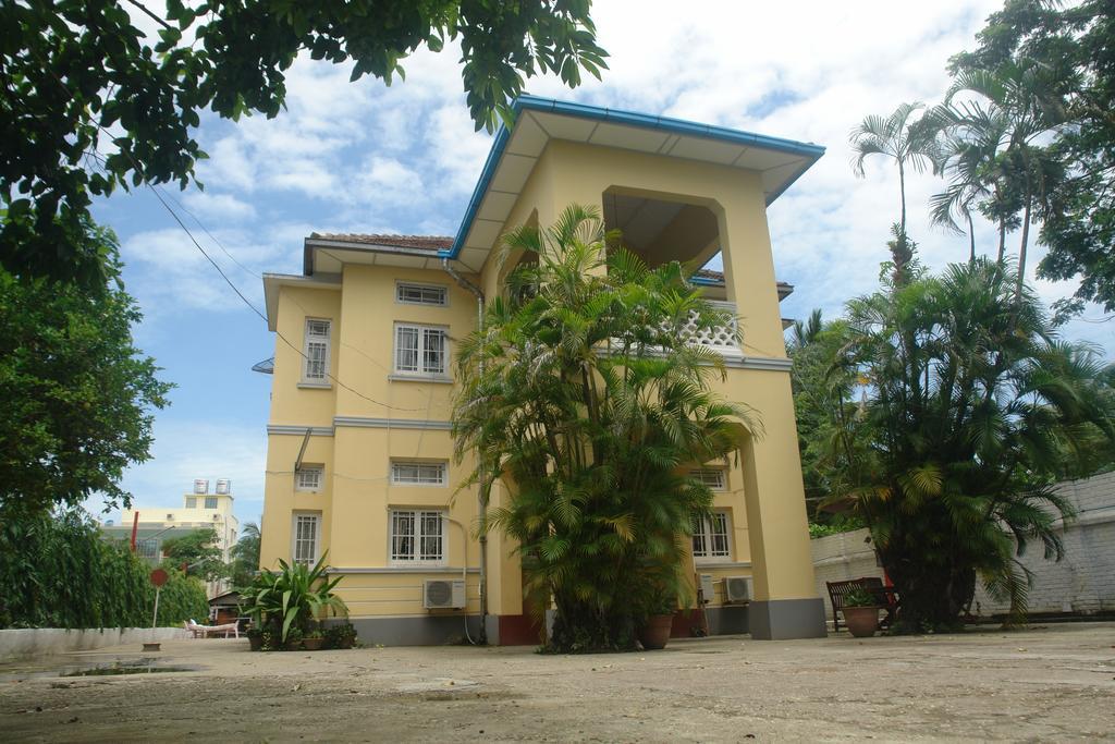 Golden Guest Inn Rangoon Buitenkant foto