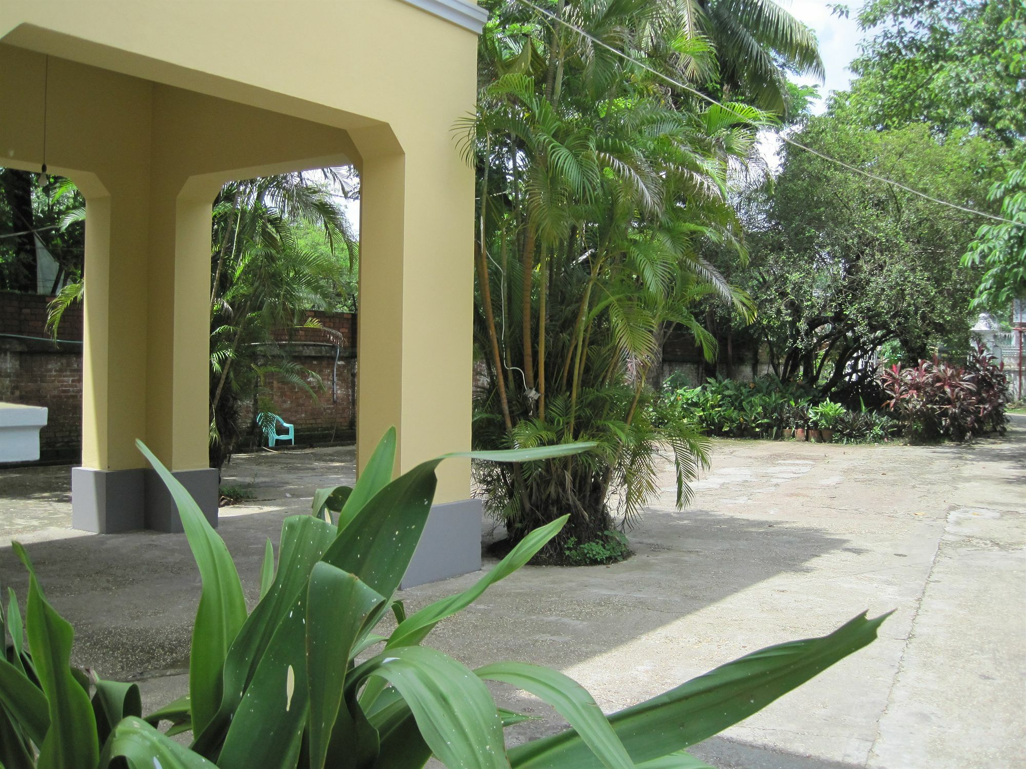 Golden Guest Inn Rangoon Buitenkant foto