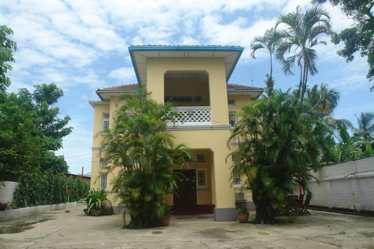 Golden Guest Inn Rangoon Buitenkant foto